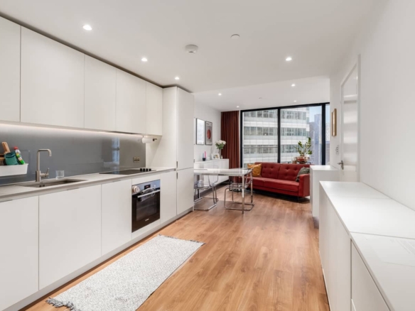 Hampton Tower at South Quays Plaza Plot 8.03 - Image 2